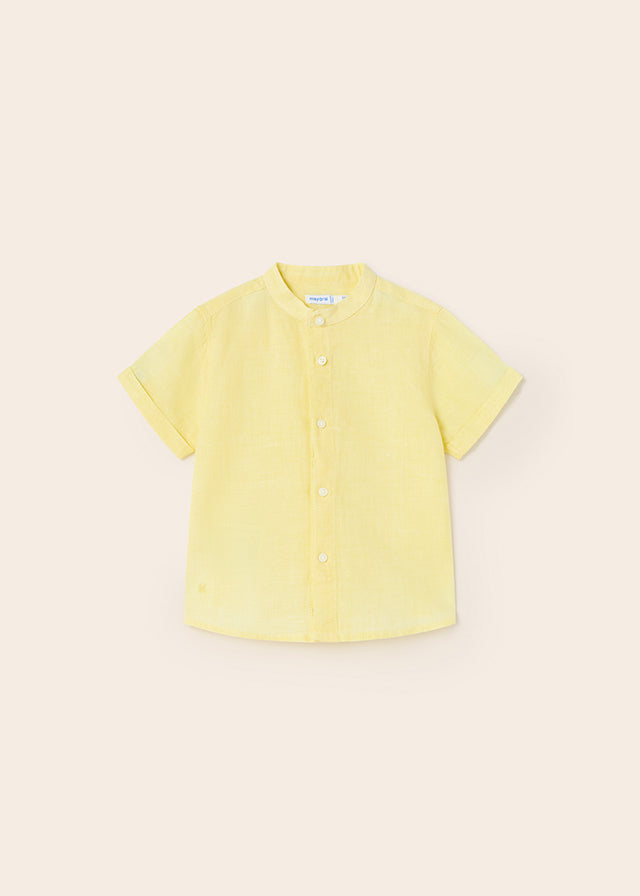 Camisa manga corta con motivo bordado y cuello mao para bebé