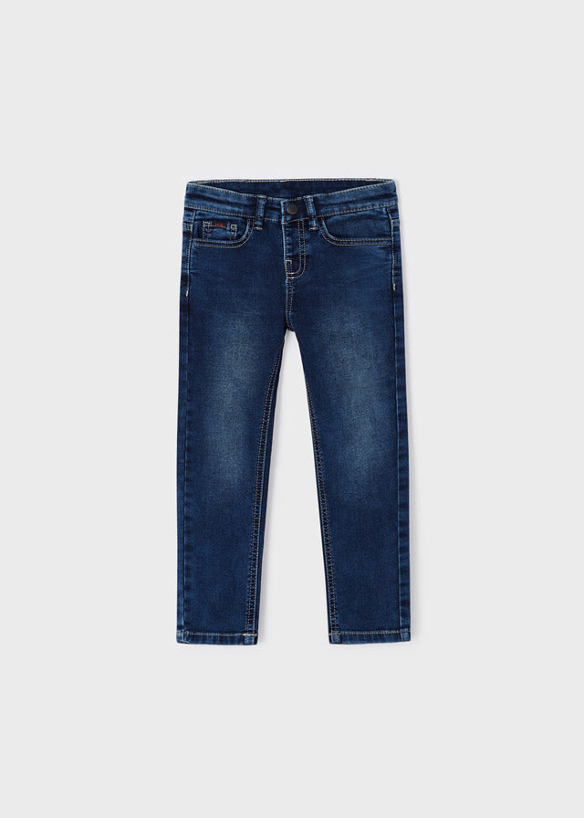 Pantalón largo mezclilla slim fit con algodón sostenible niño