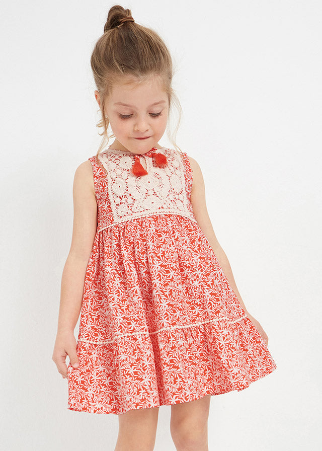 Vestido con motivo de crochet de algodón para niña