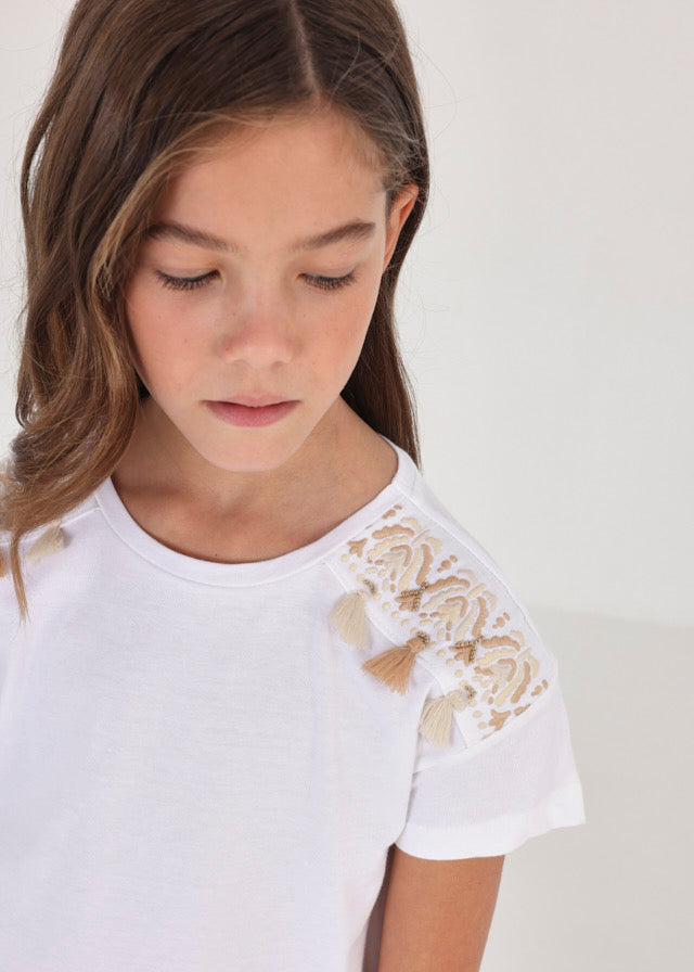 Playera manga corta con flecos de algodón sostenible para chica