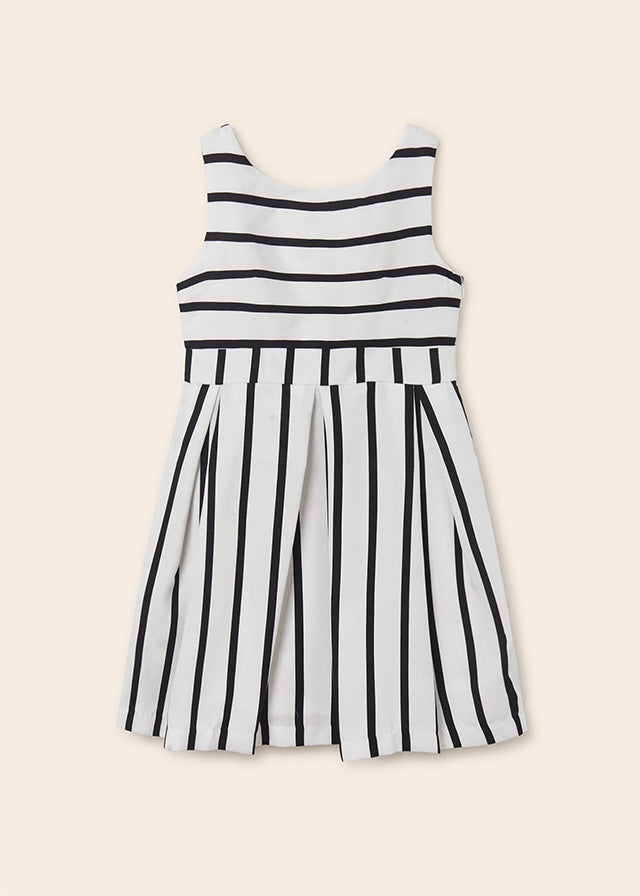 Vestido con estampado de rayas para chica