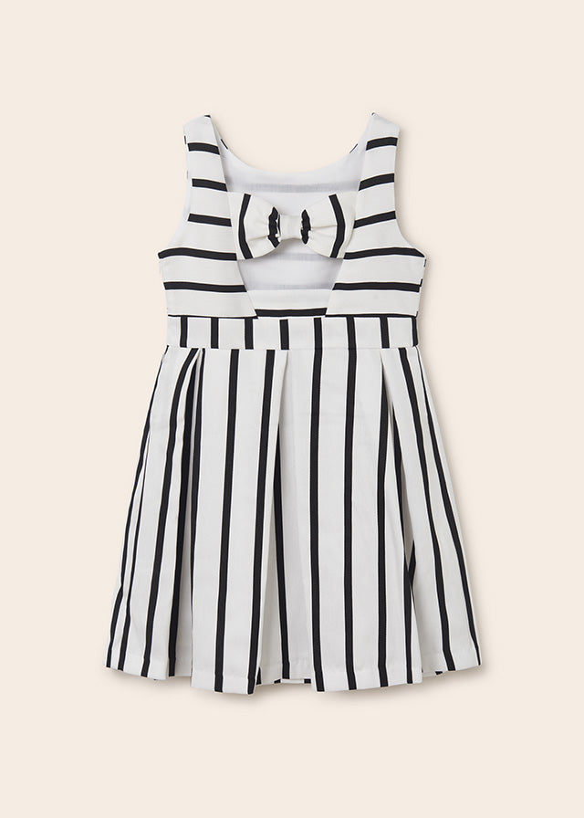 Vestido con estampado de rayas para chica