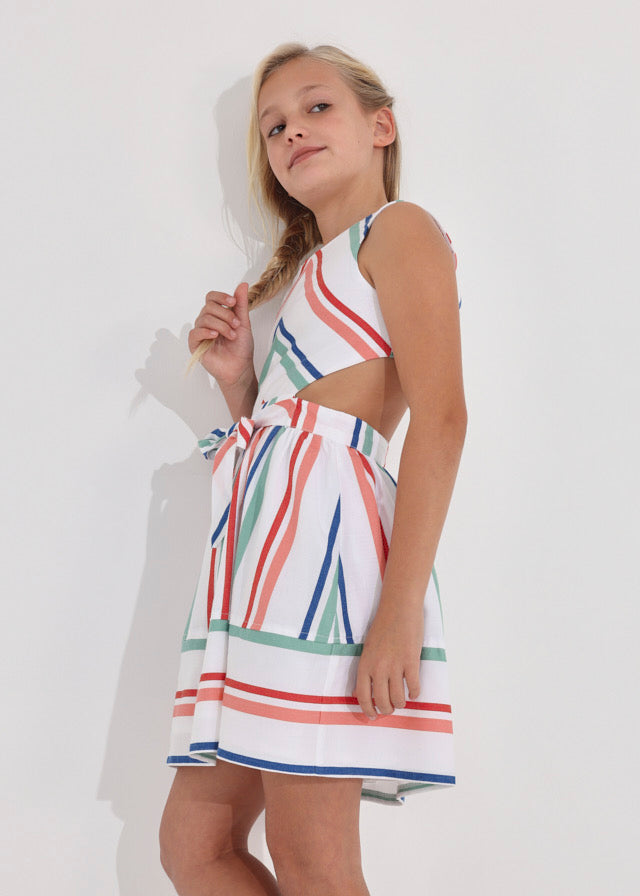 Vestido con estampado de rayas y detalle cut out para chica
