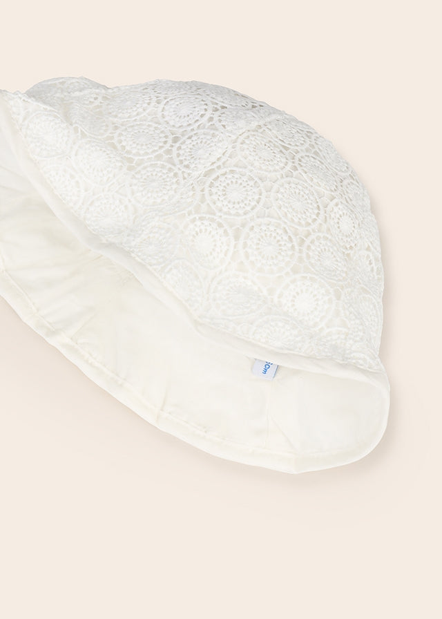 Gorro de guipur para bebé