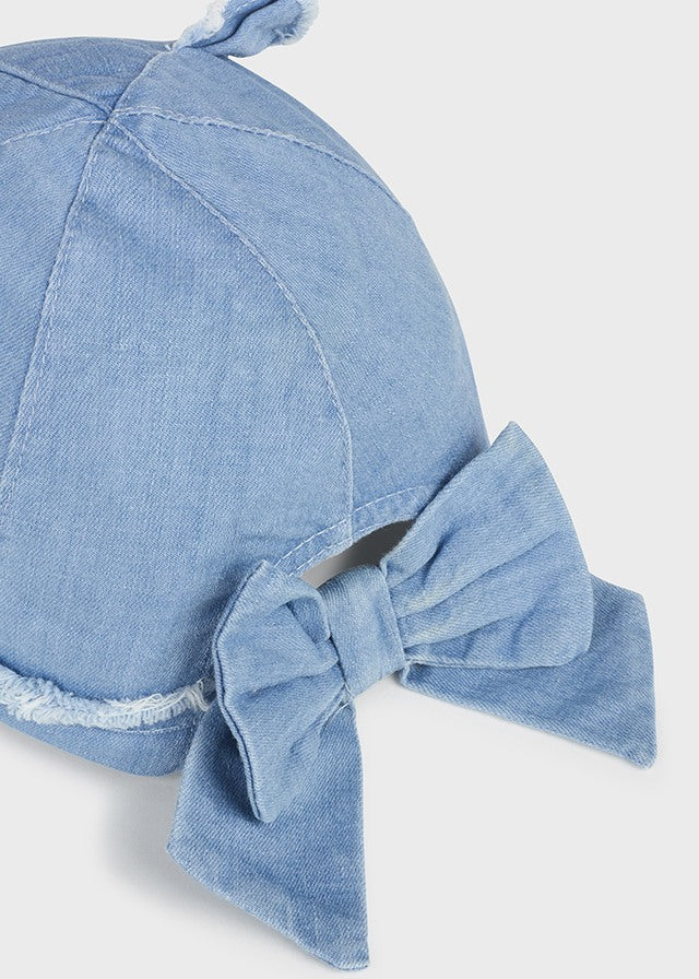 Gorra con adorno de orejas y moño de algodón sostenible para bebé