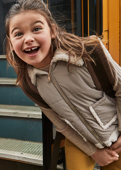 Chaleco contrastes borrego niña