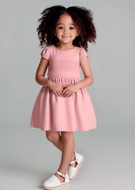 Vestido detalle encaje con fajín niña