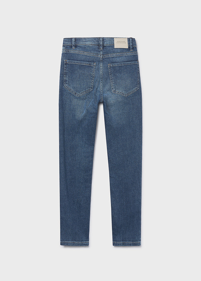 Pantalón de mezclilla regular fit básico chico