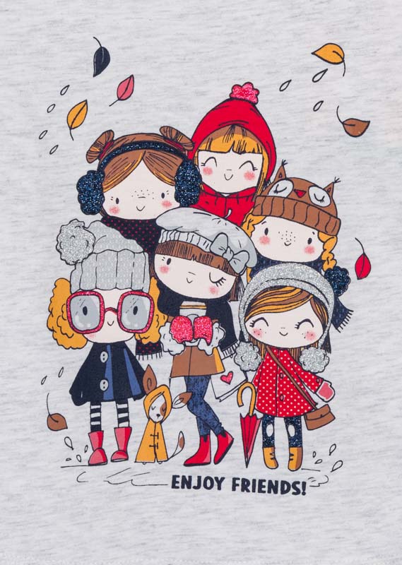 Playera con niñas en otoño.