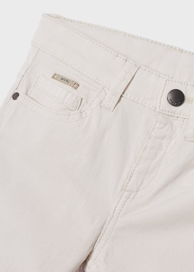 Pantalón slim fit de algodón sostenible para niño