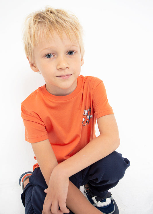 Playera con motivo estampado de algodón sostenible para niño