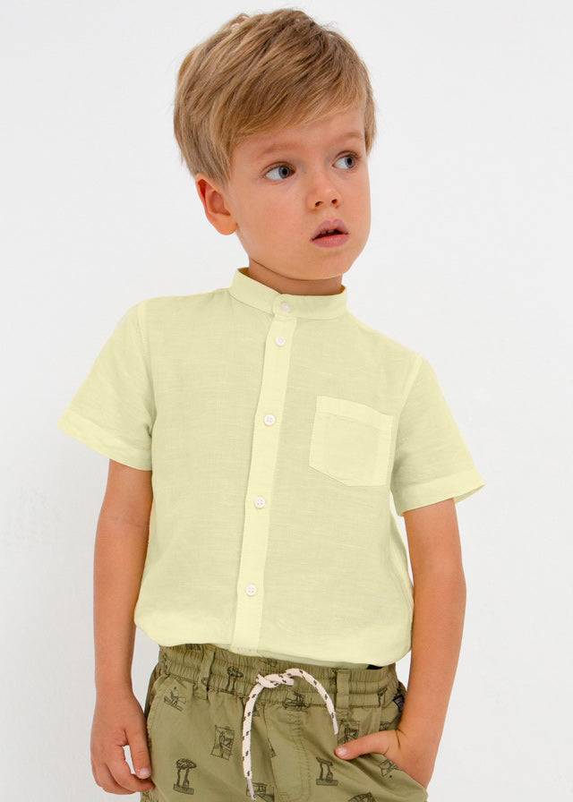 Camisa de manga corta con cuello mao en lino para niño