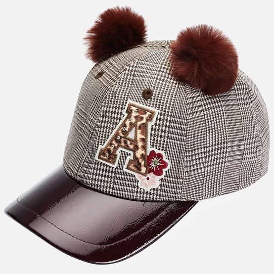 Gorra con pompones 10709